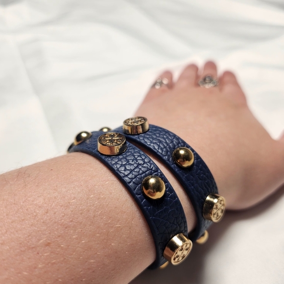 Tory Burch 100% Navy Pebbled Leather Gold Logo Stud Miller Double Wrap Bracelet - Picture 1 of 6